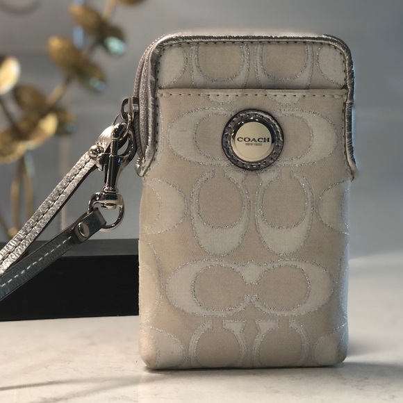 COACH White & Silver Op Art Jacquard Canvas & Leather Wristlet Wallet - Picture 11 of 11